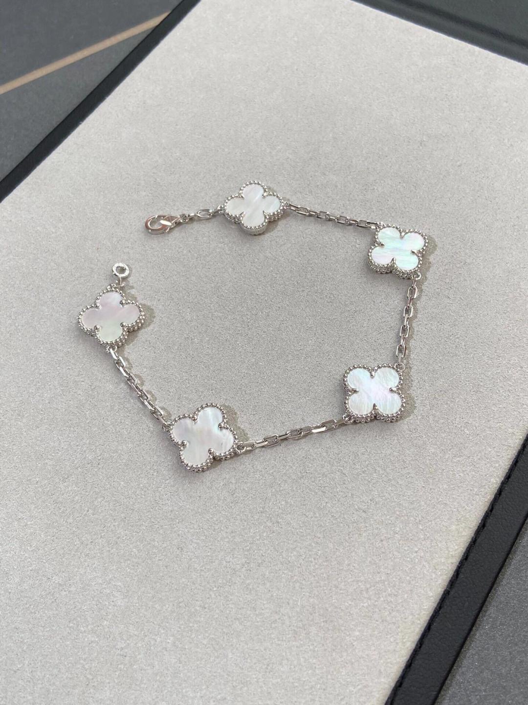 Vca Vintage Alhambra Pendant
