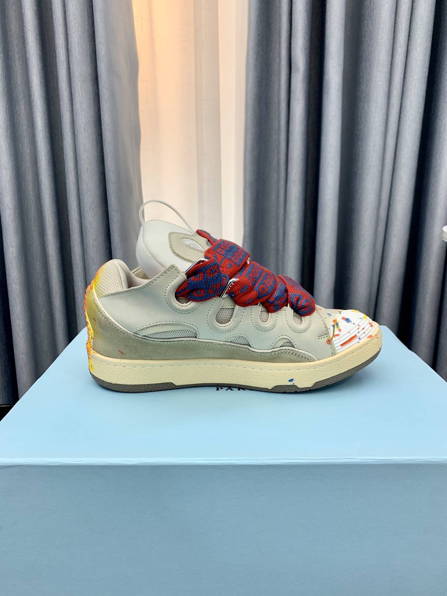 LA*N Sneaker