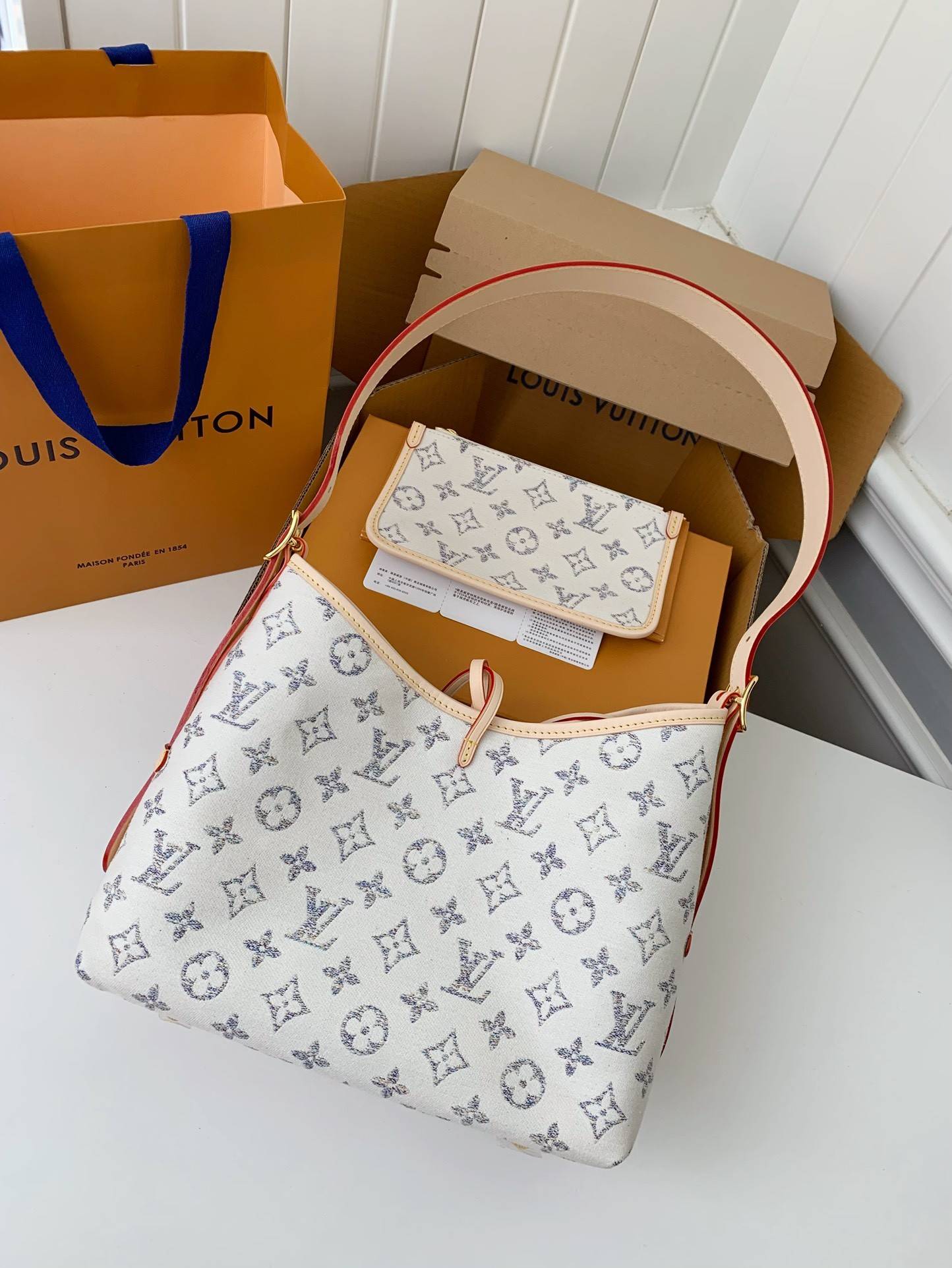 L*V Carryall small handbag M24707 Size:29*24*12cm