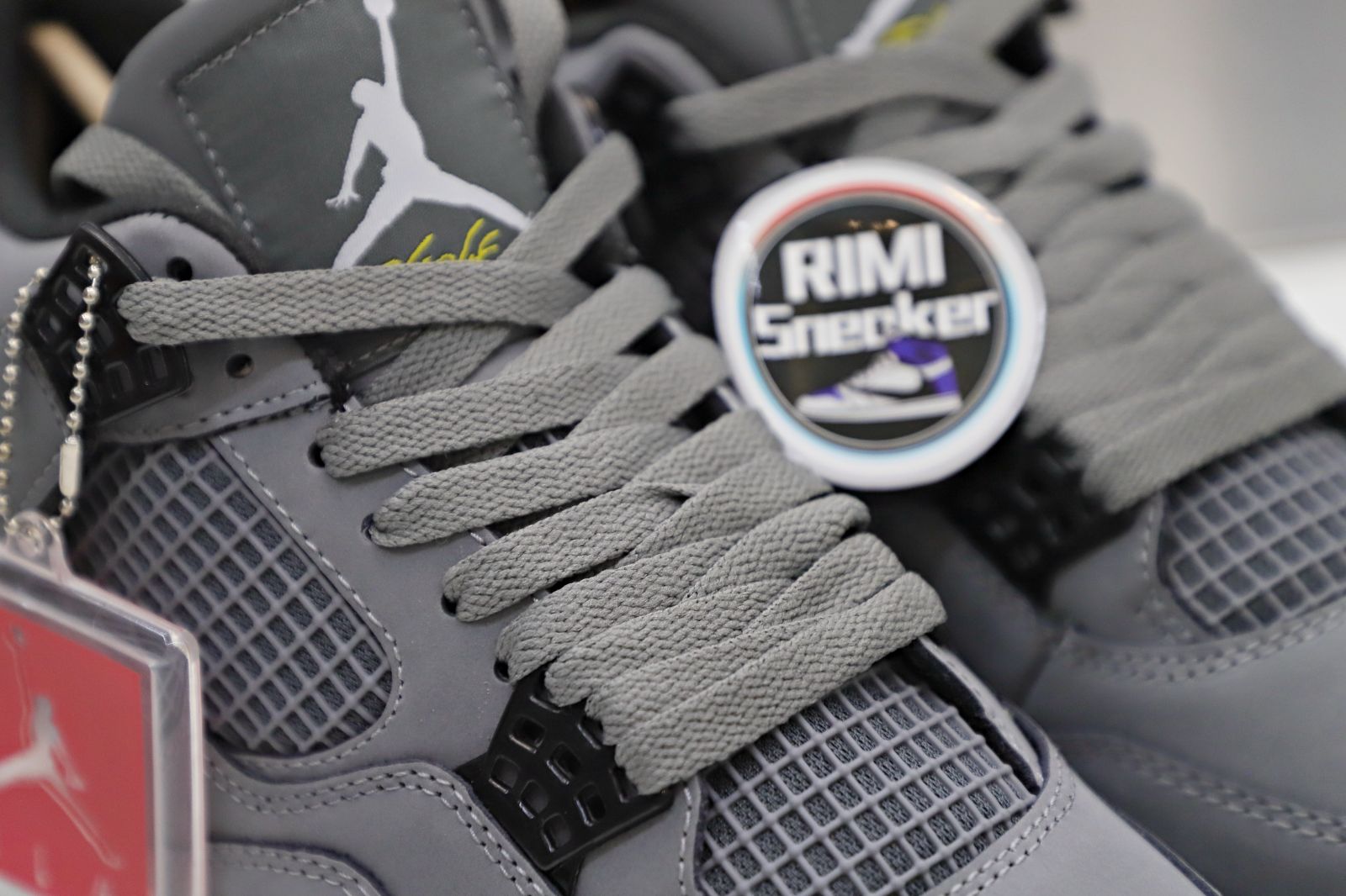 AIR JORDAN 4 RETRO