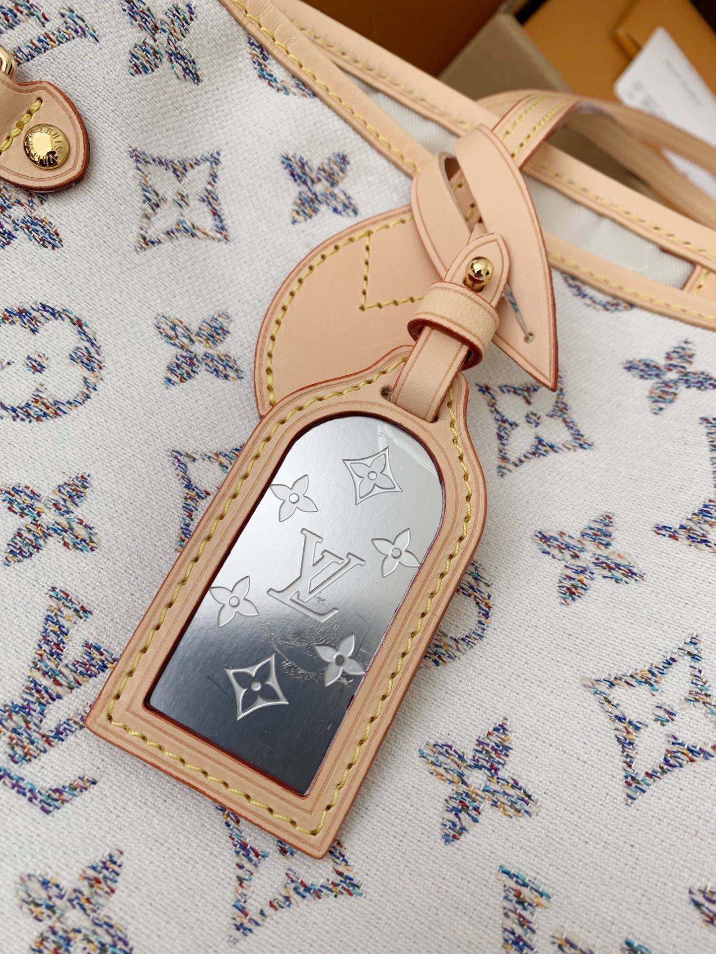 L*V Neverfull medium handbag M24905 Size:31*28*14cm