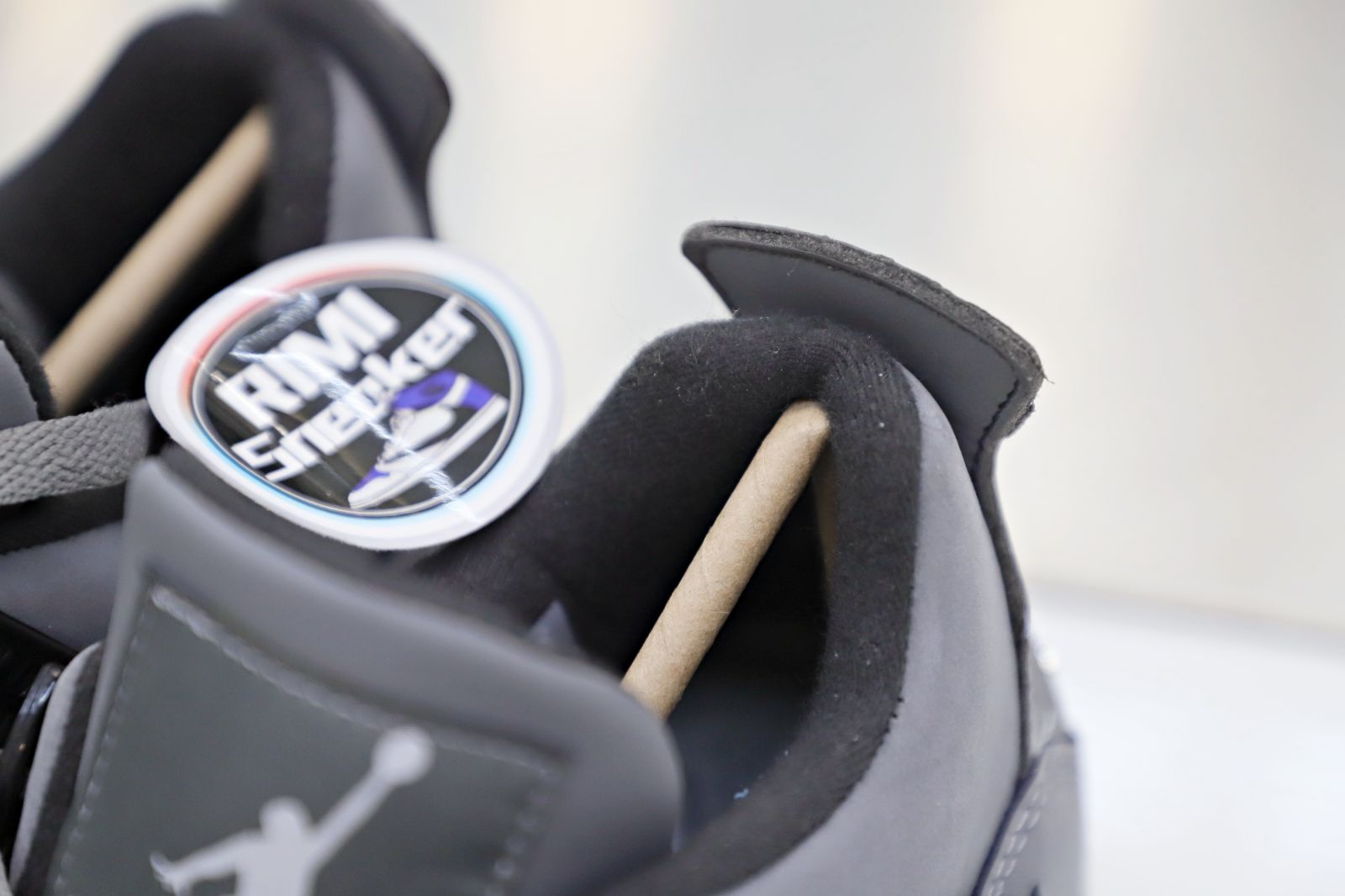 AIR JORDAN 4 RETRO