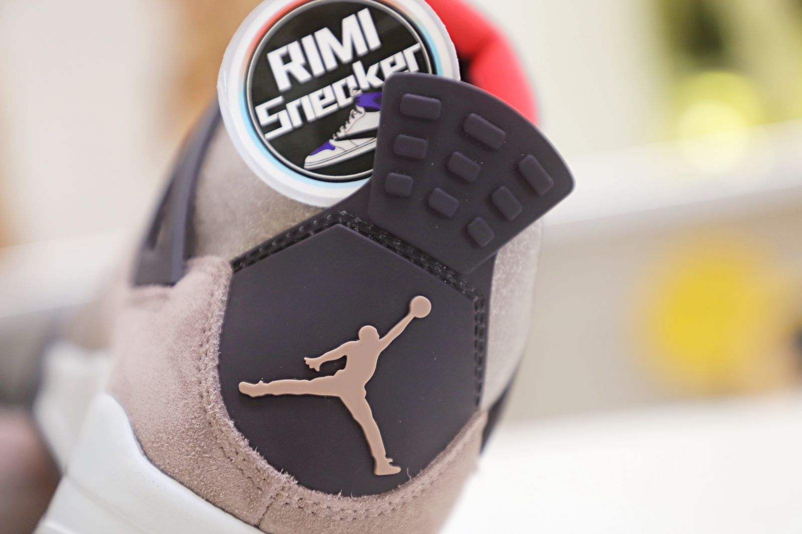AIR JORDAN 4 RETRO