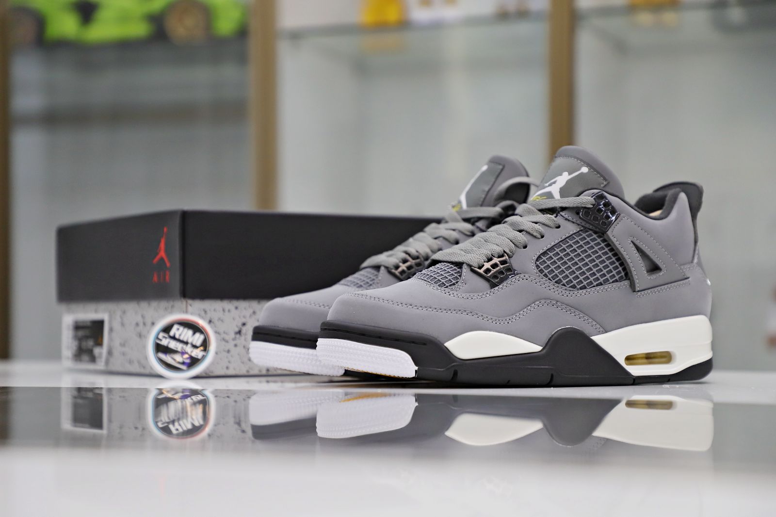 AIR JORDAN 4 RETRO