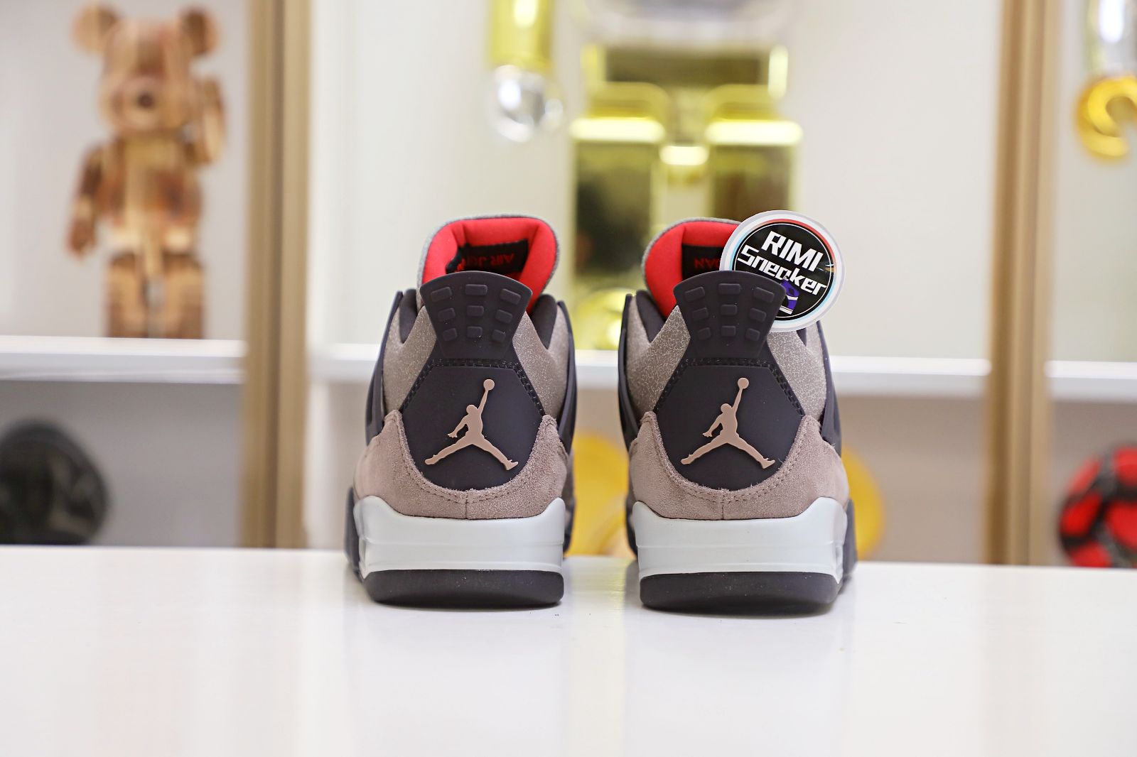 AIR JORDAN 4 RETRO
