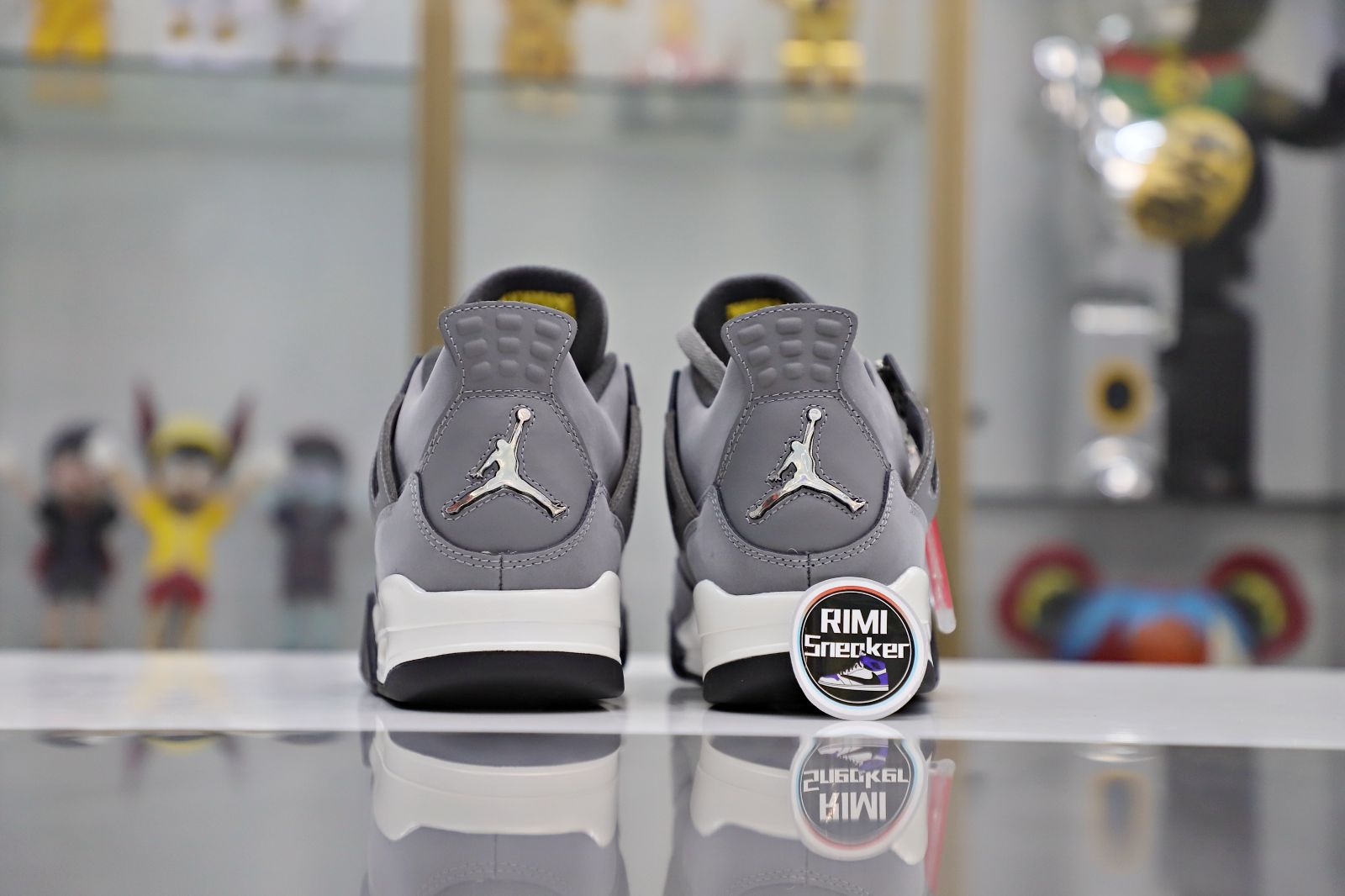 AIR JORDAN 4 RETRO