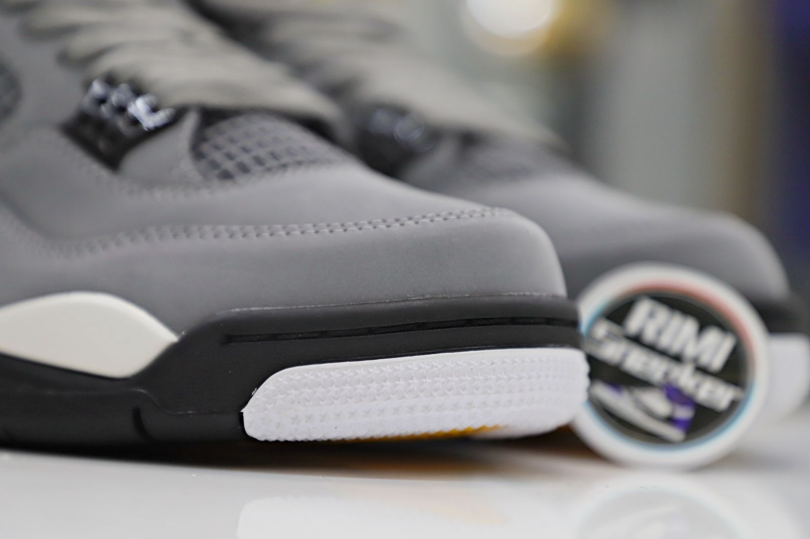 AIR JORDAN 4 RETRO