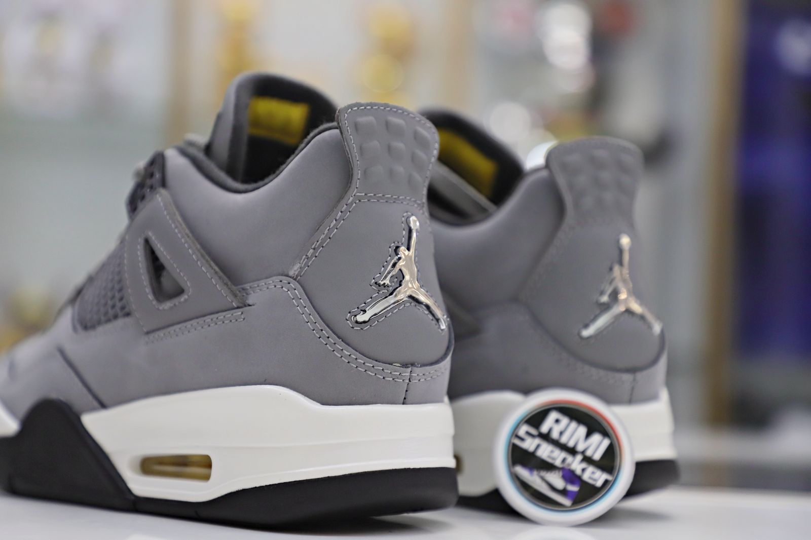 AIR JORDAN 4 RETRO