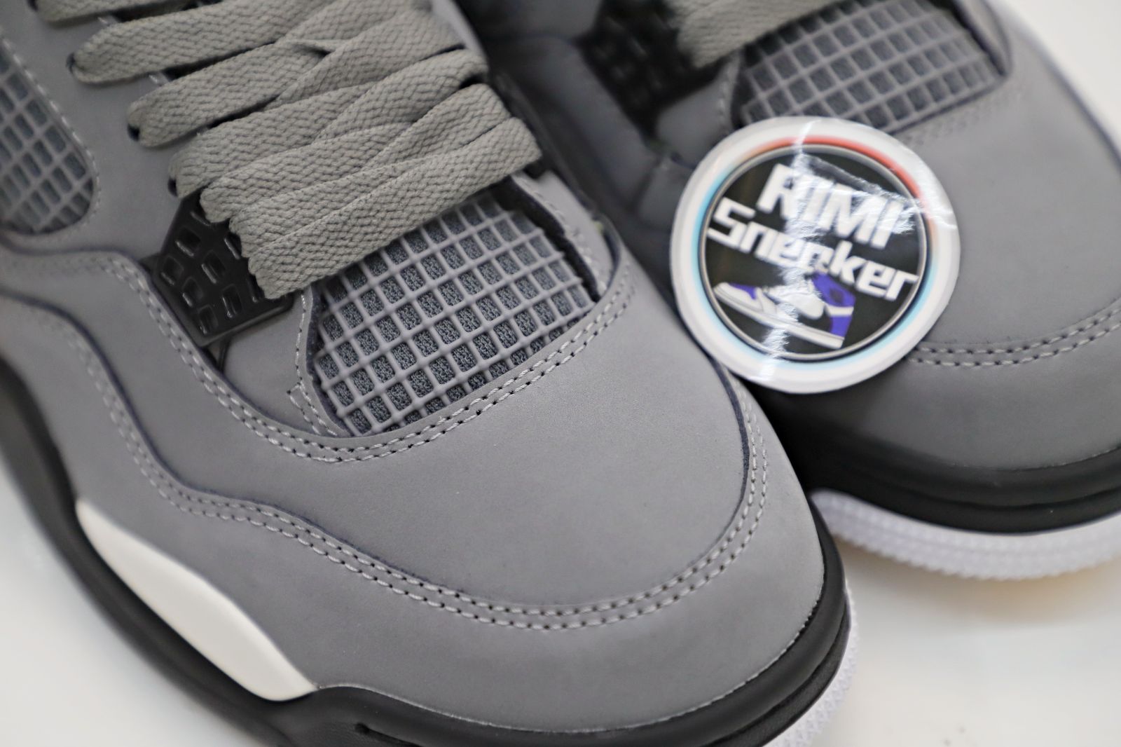 AIR JORDAN 4 RETRO