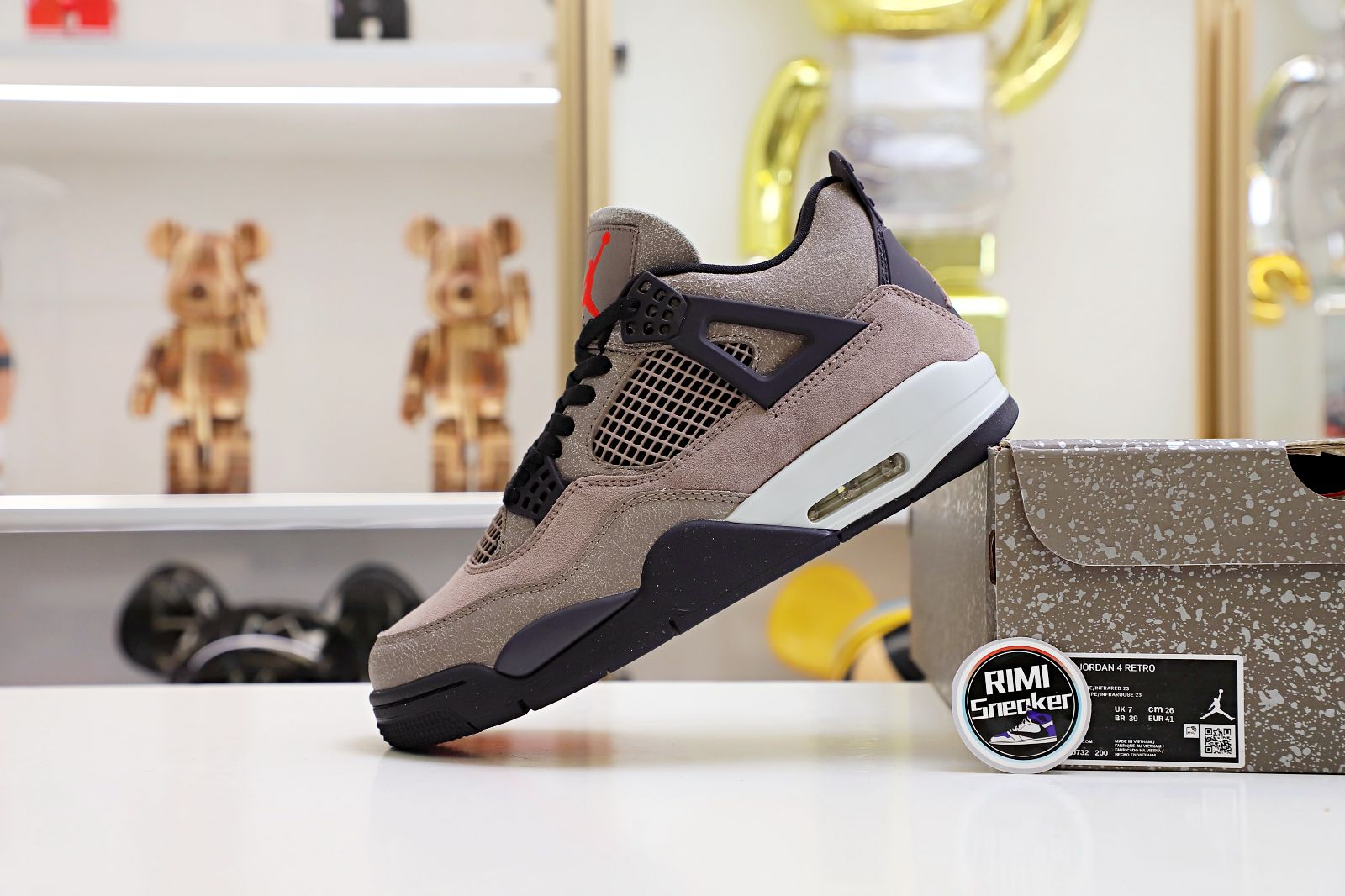 AIR JORDAN 4 RETRO