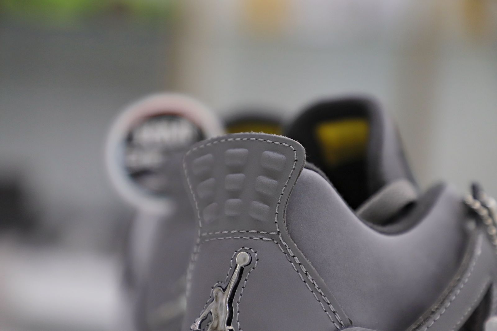 AIR JORDAN 4 RETRO
