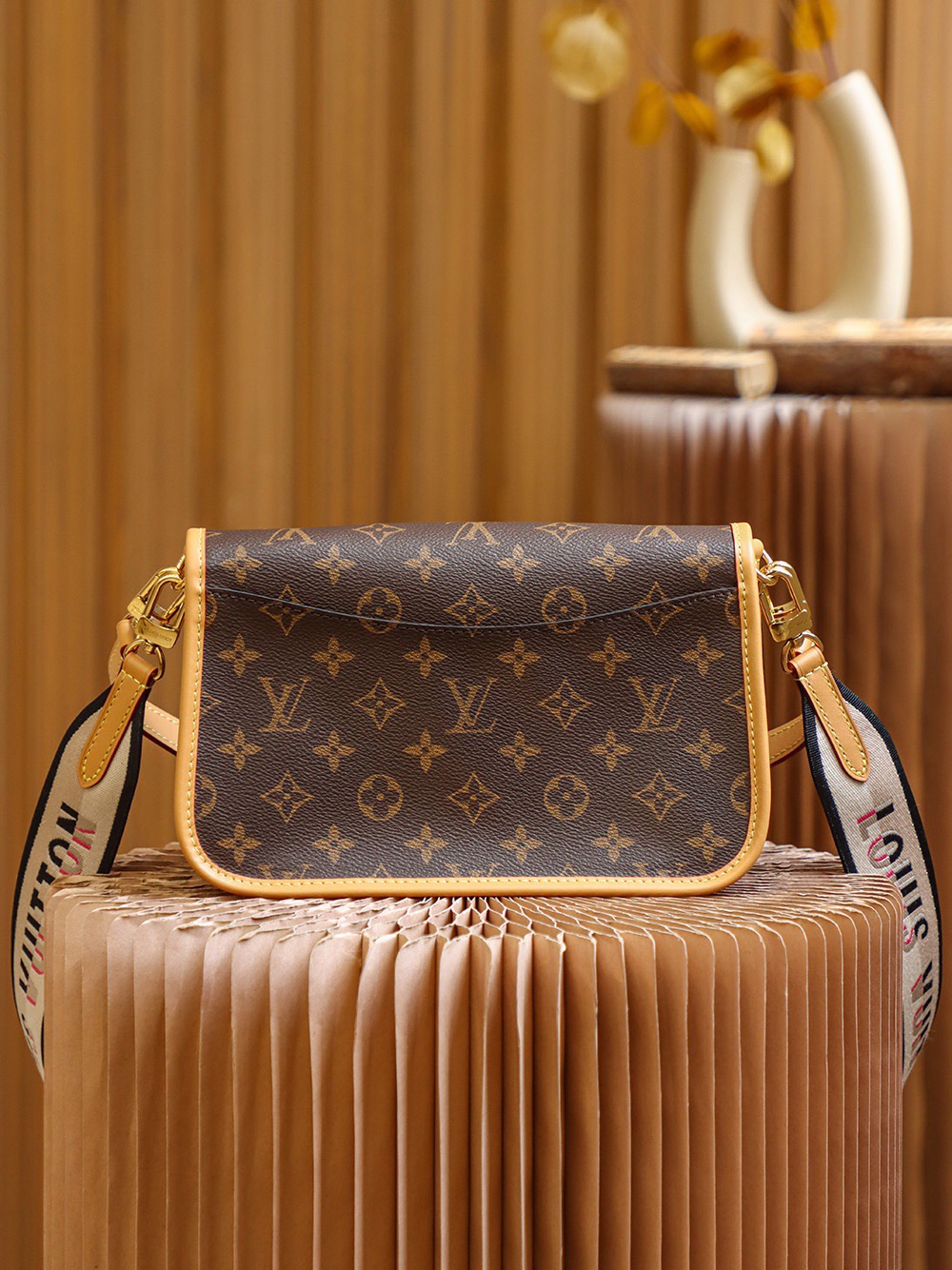 L*V Borsa Diane M45985,Size:9*15*24cm
