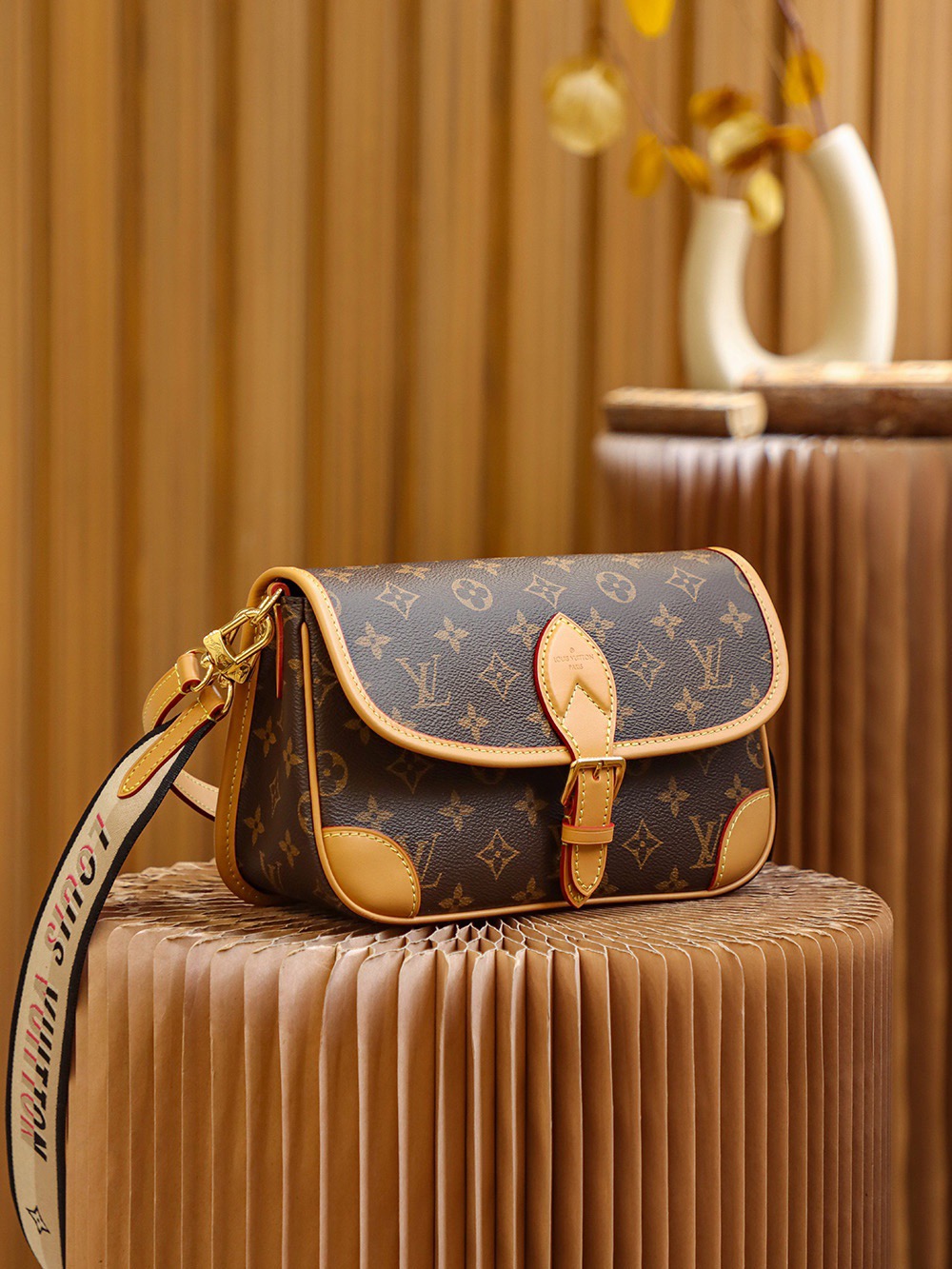L*V Borsa Diane M45985,Size:9*15*24cm