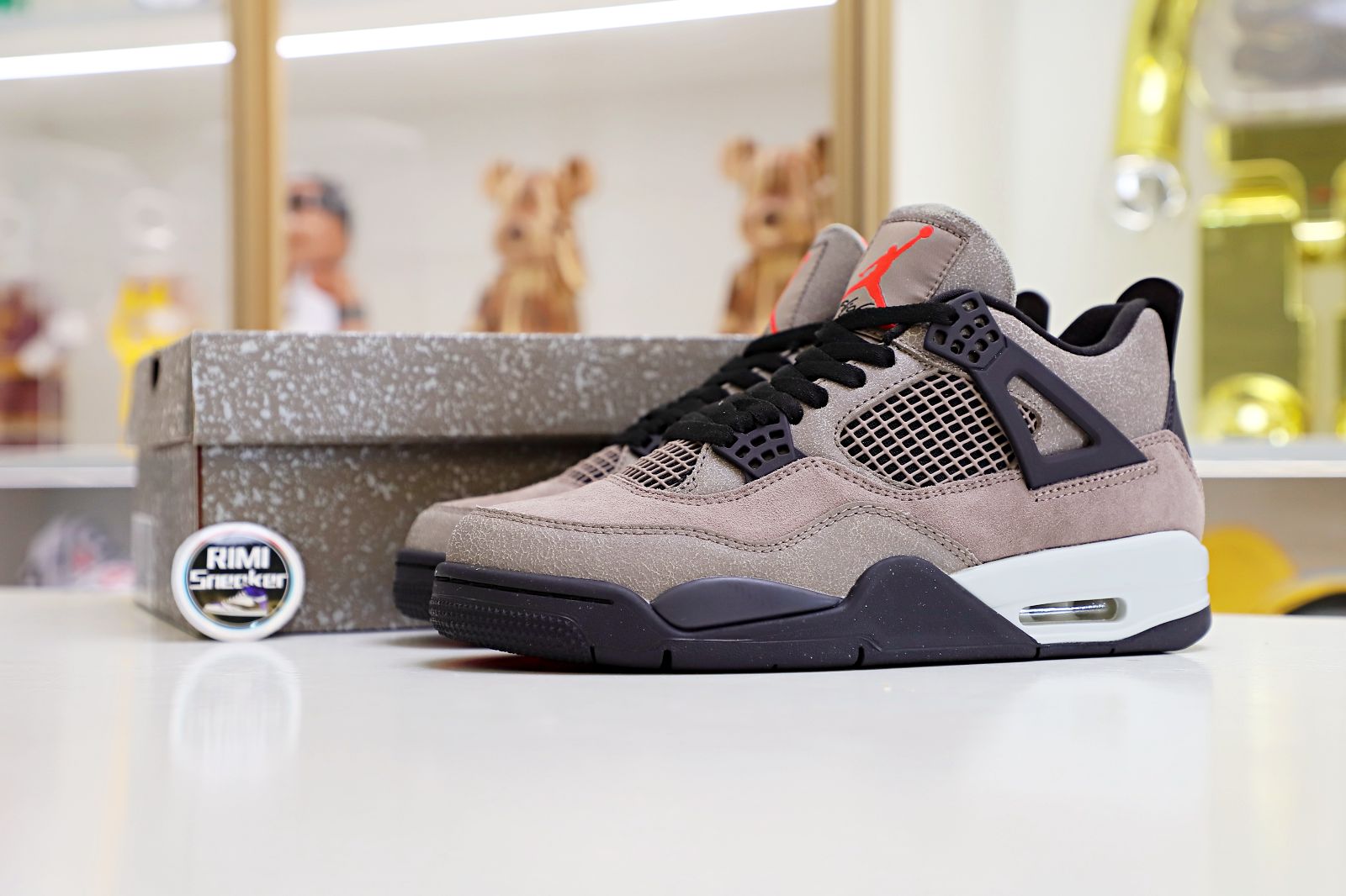 AIR JORDAN 4 RETRO