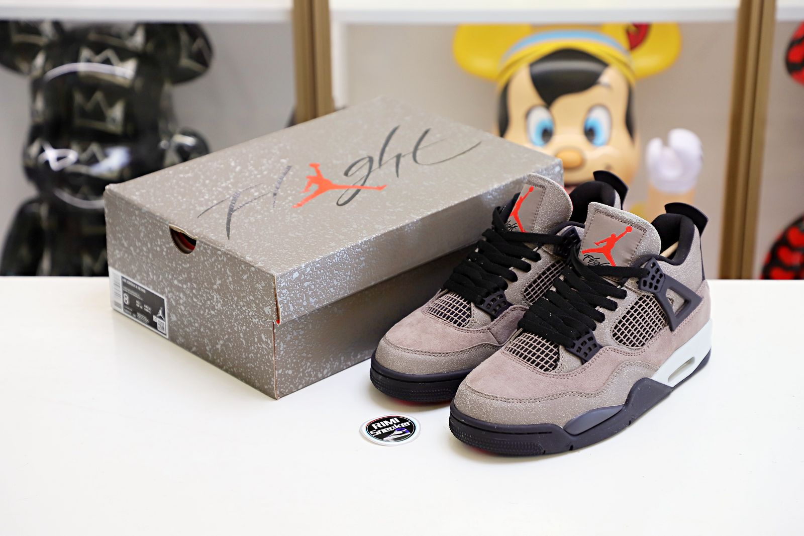 AIR JORDAN 4 RETRO