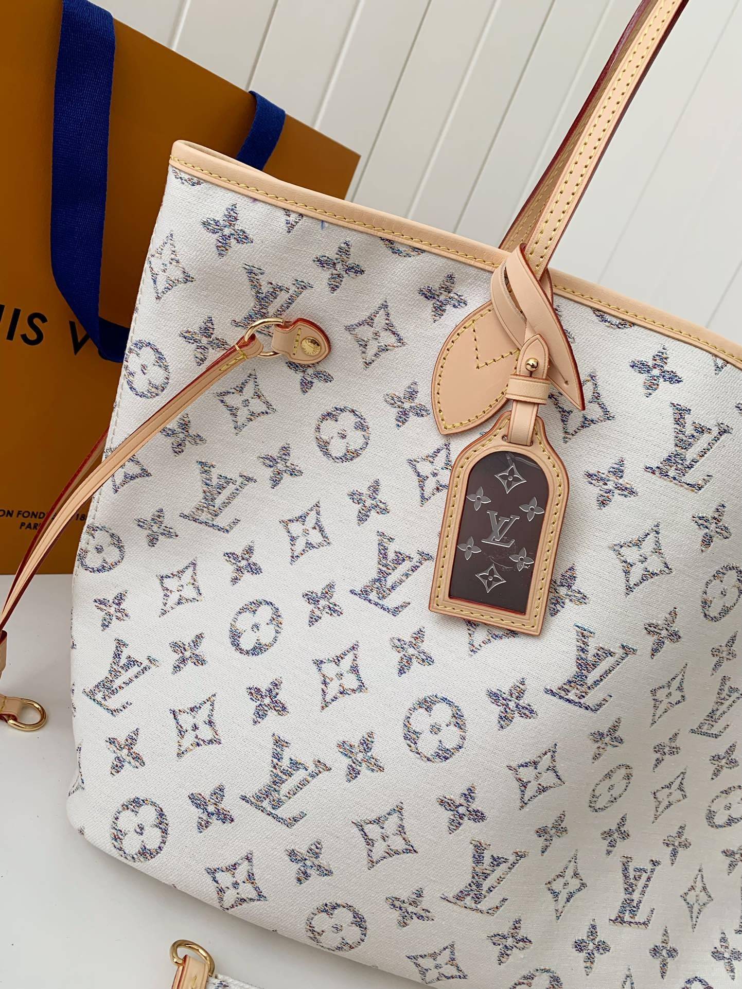 L*V Neverfull medium handbag M24905 Size:31*28*14cm