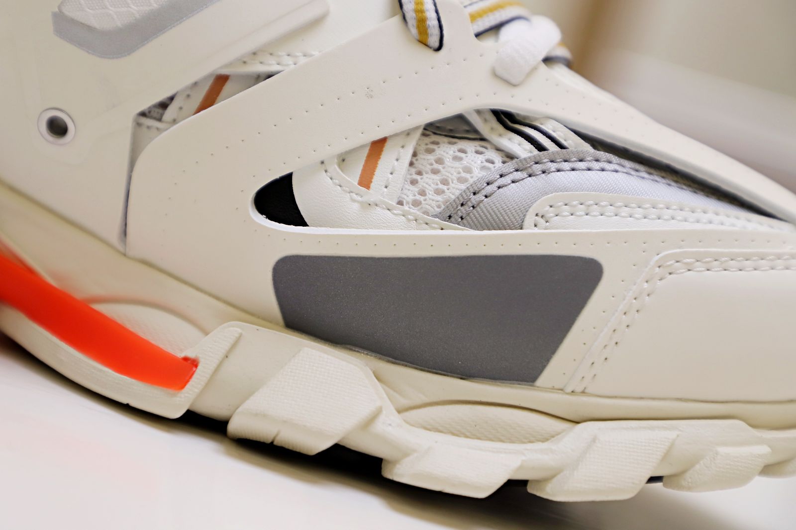 Balenciaga TRACK TRAINER WHITE ORANGE