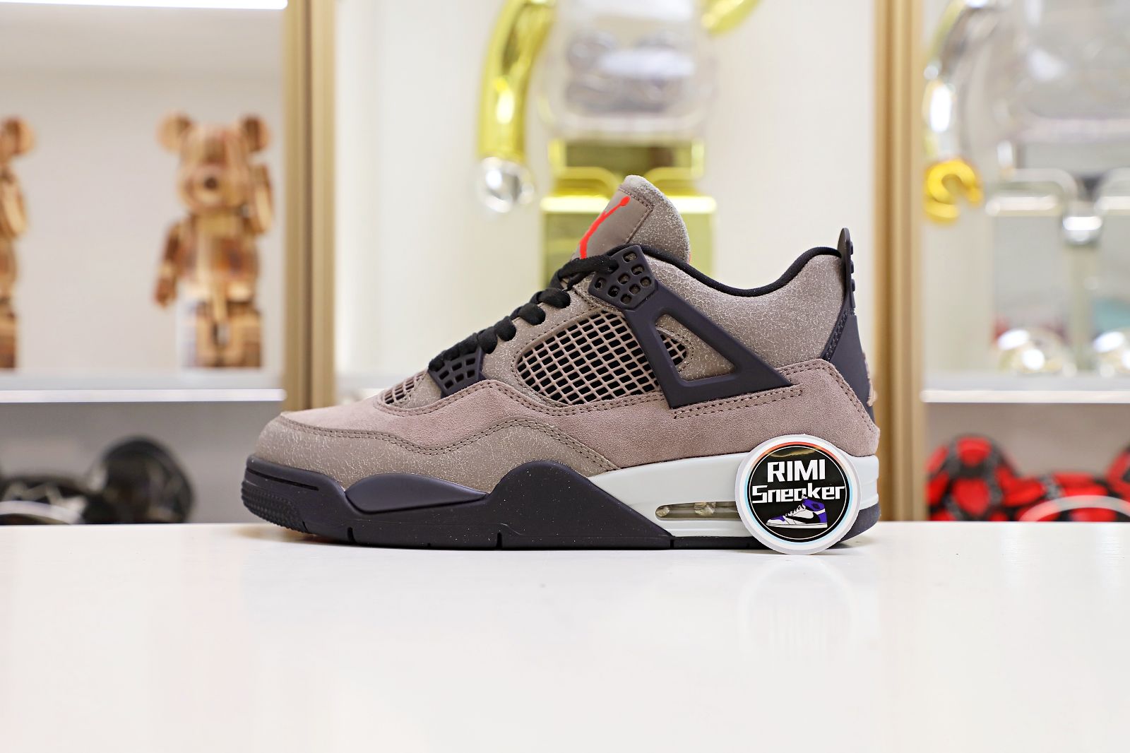 AIR JORDAN 4 RETRO