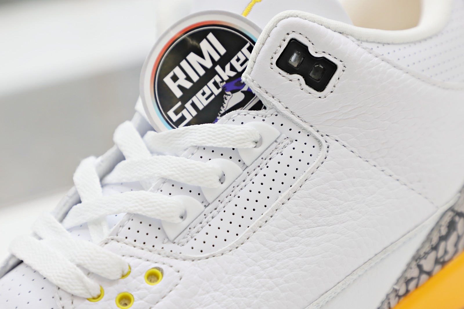 WMNS AIR JORDAN 3 RETRO