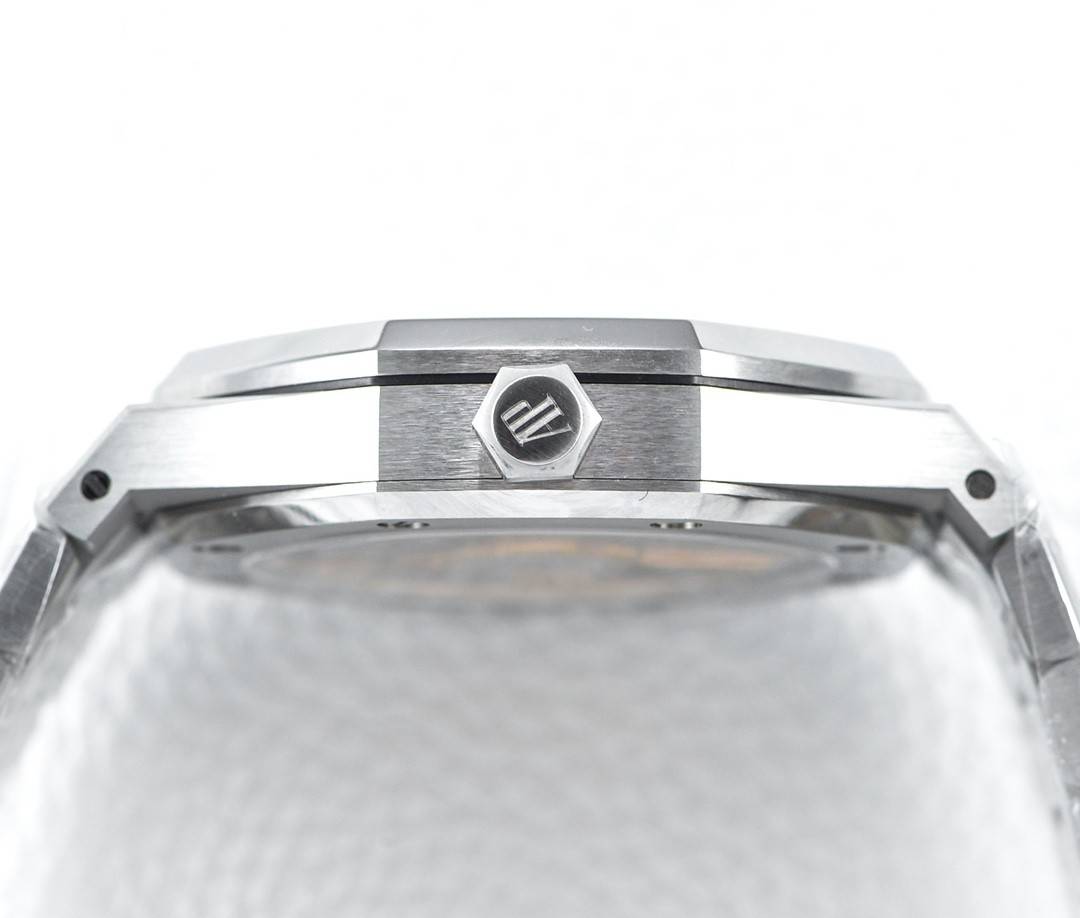 Audemars Piguet Royal Oak 15500 Series Men