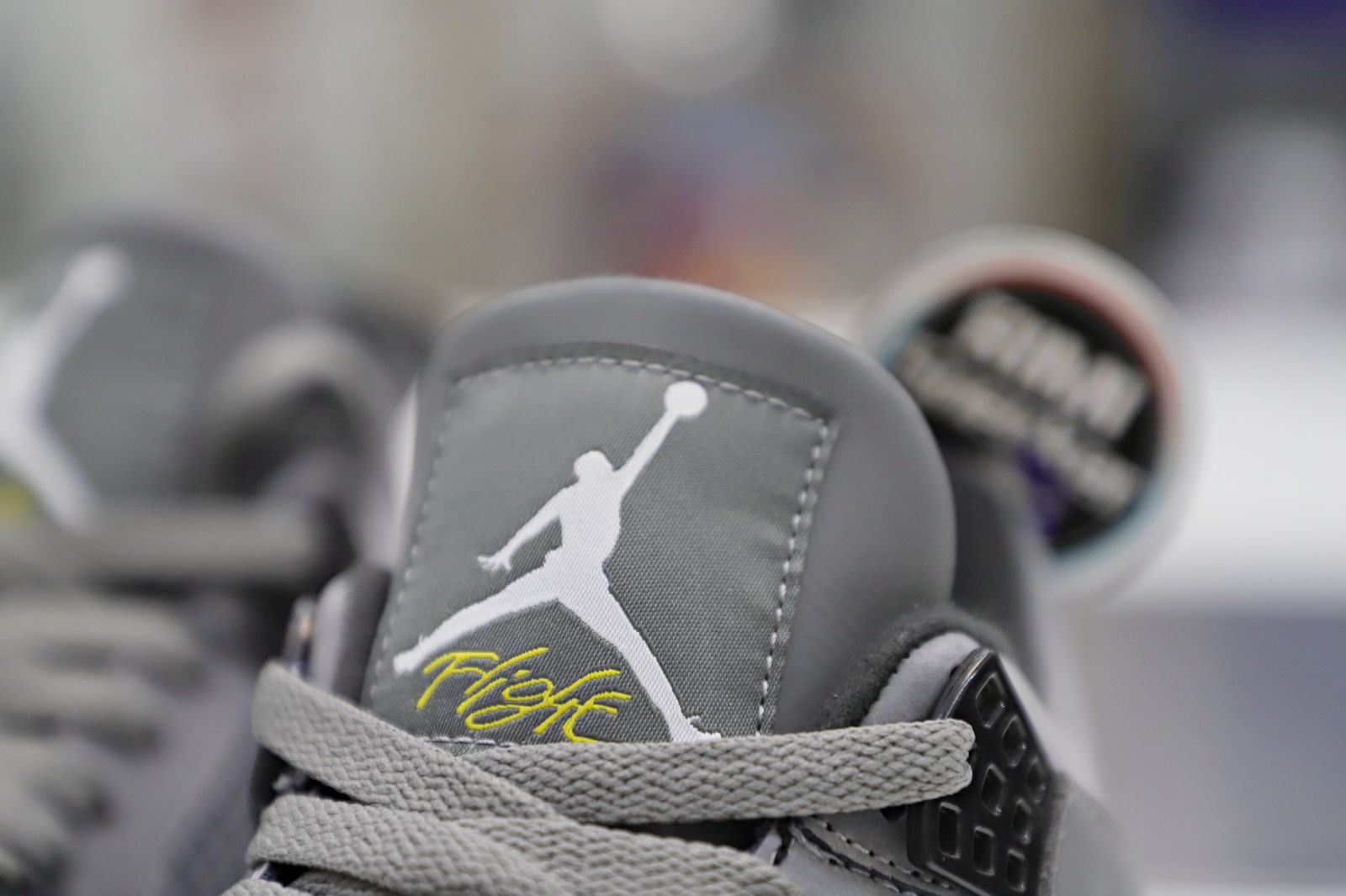 AIR JORDAN 4 RETRO