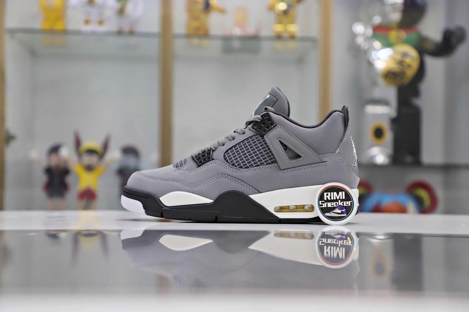 AIR JORDAN 4 RETRO
