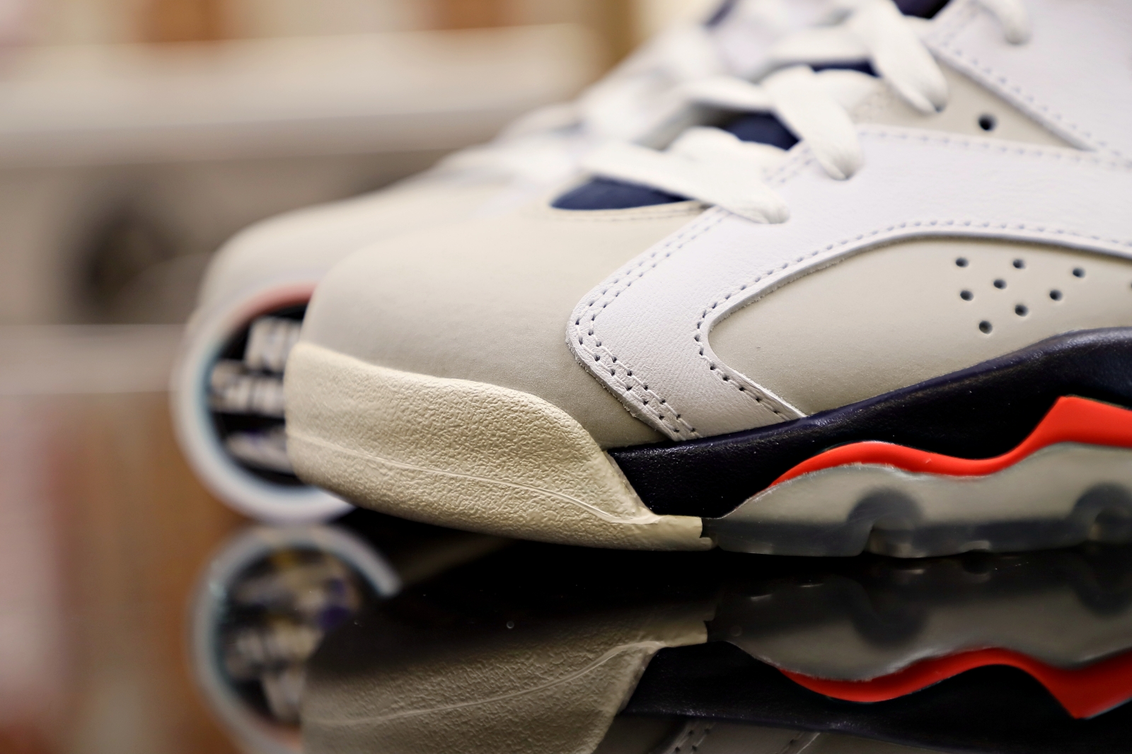 AIR JORDAN 6 RETRO