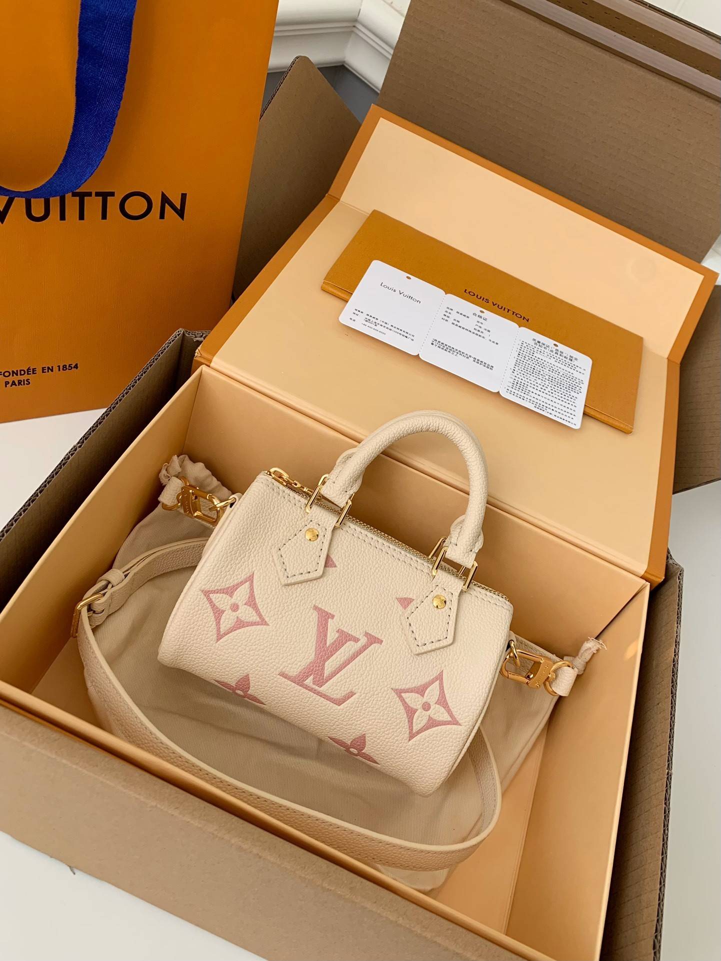 L*V Nano Speedy M81913,Size:16*10*7.5cm