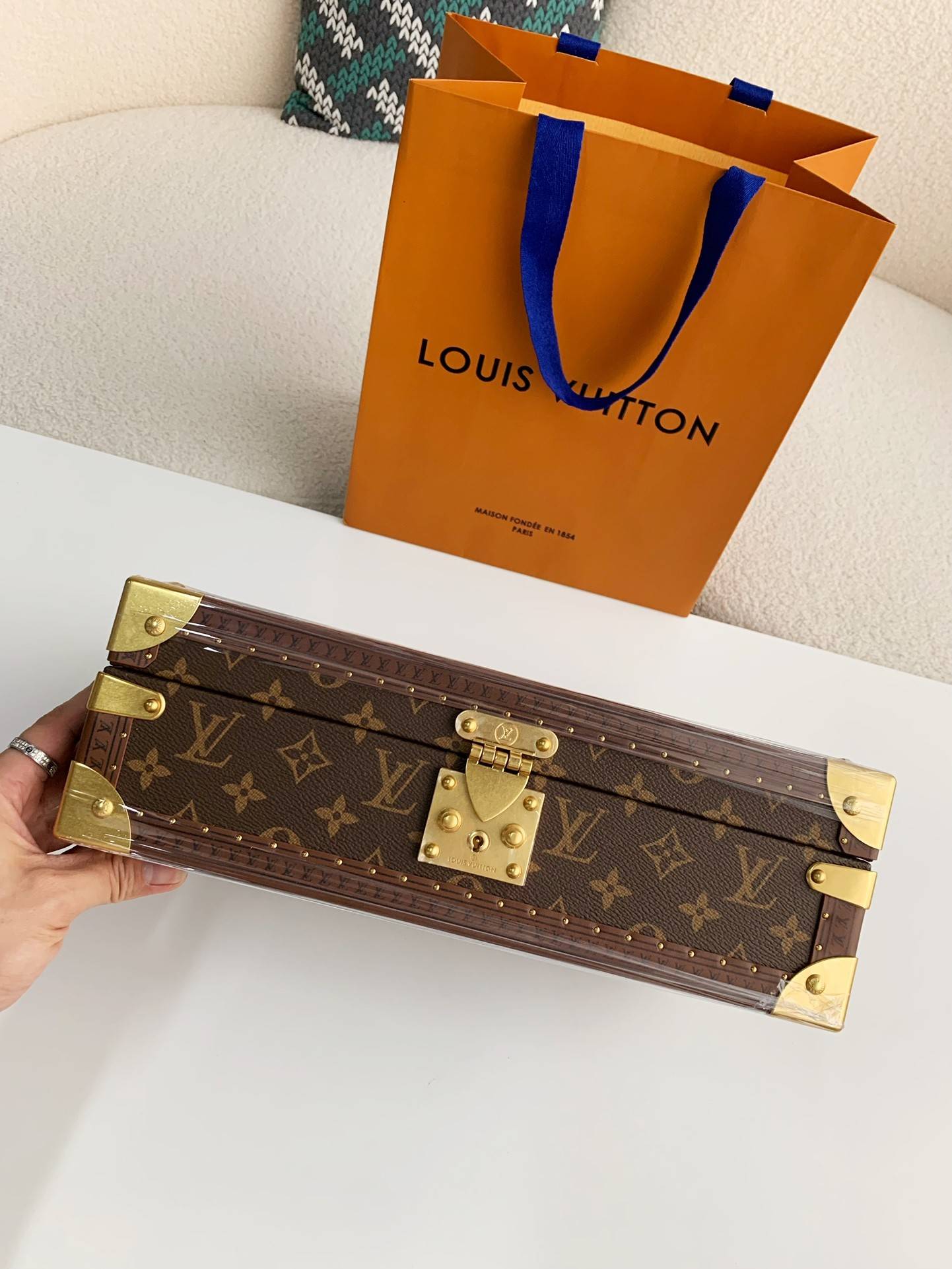 L*V Watch Storage Box Size:34*18*11cm