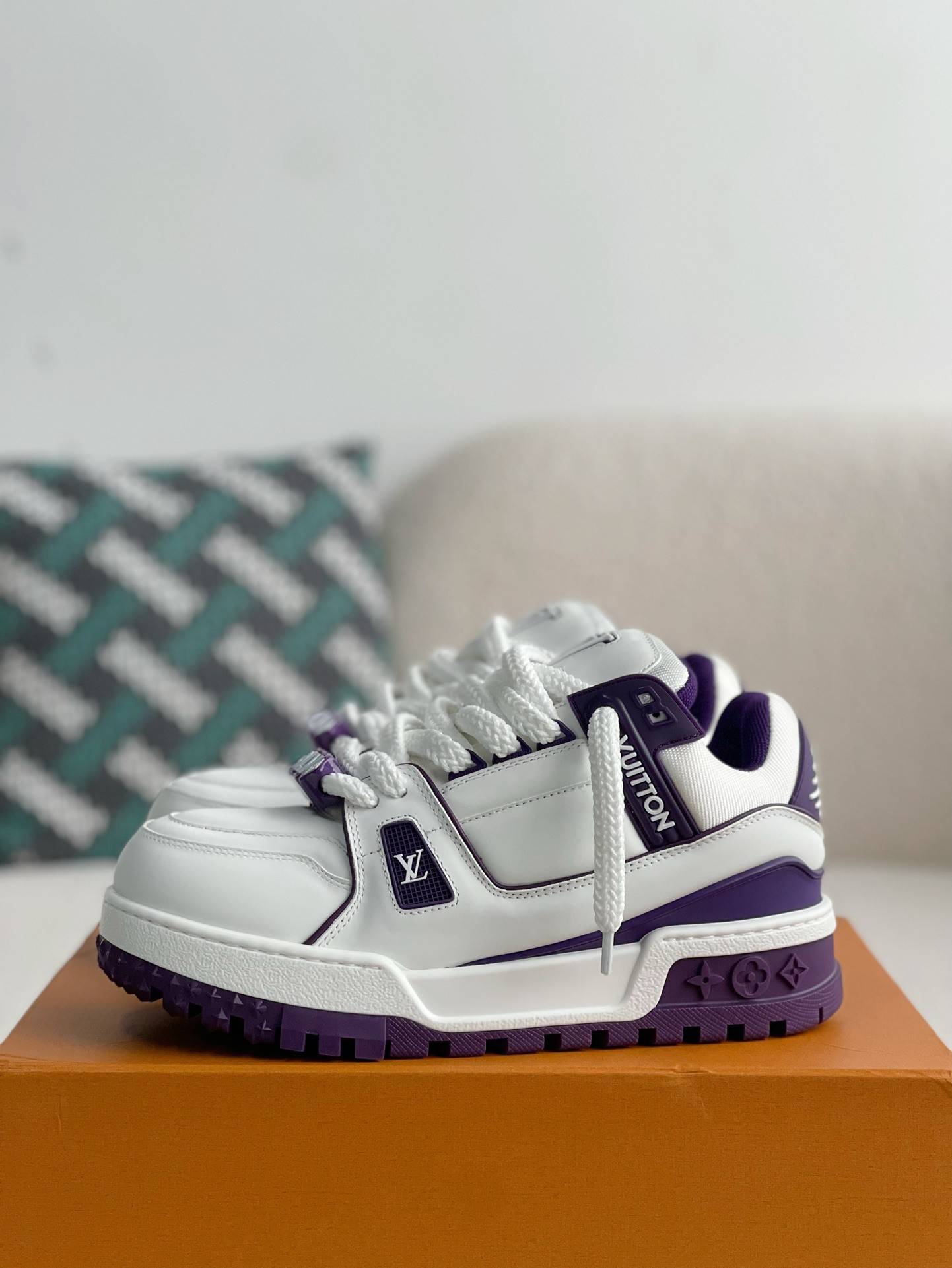 L*V TRAINER MAXI SNEAKERS