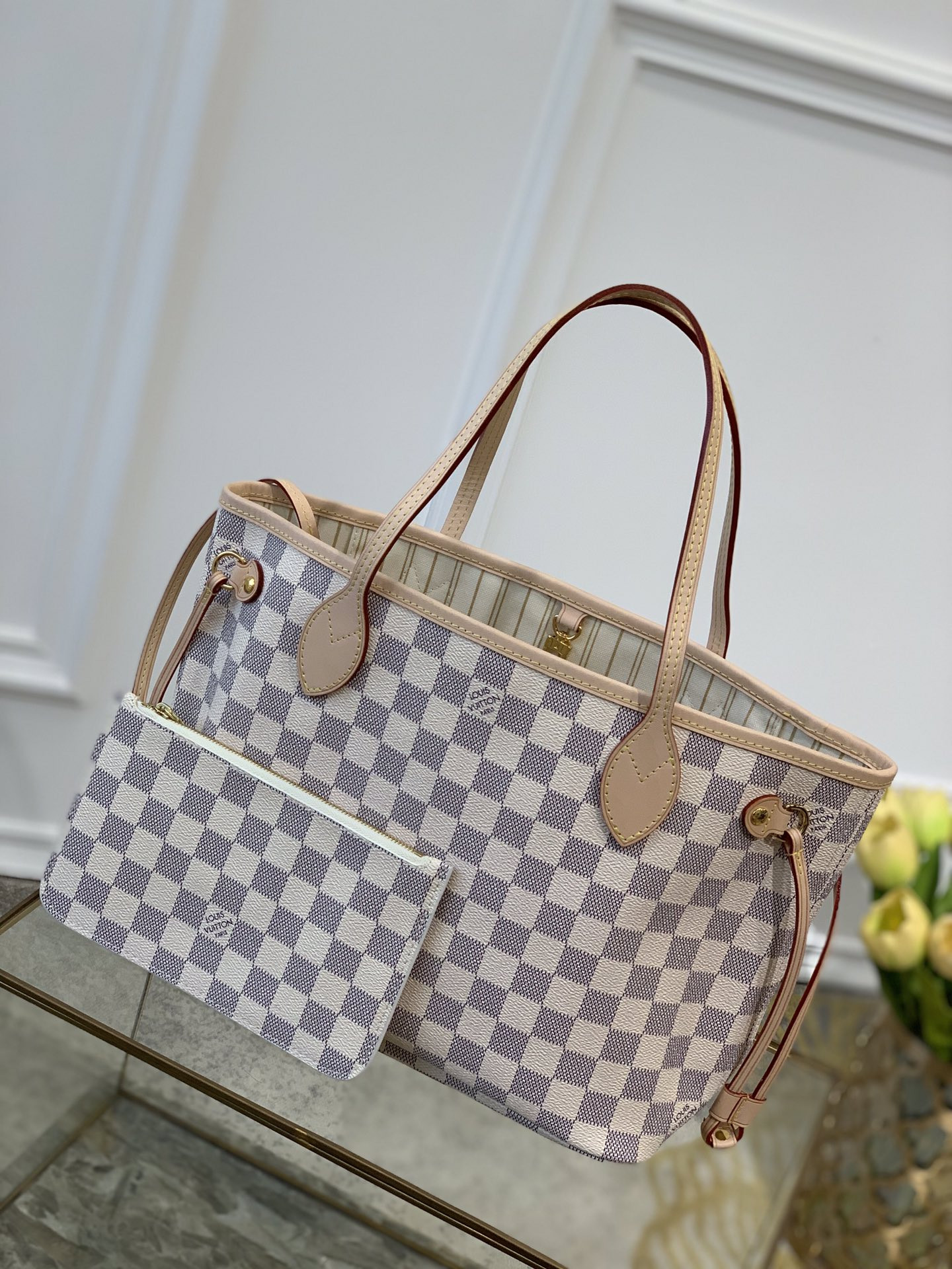 Louis Vuitton Neverfull Bag