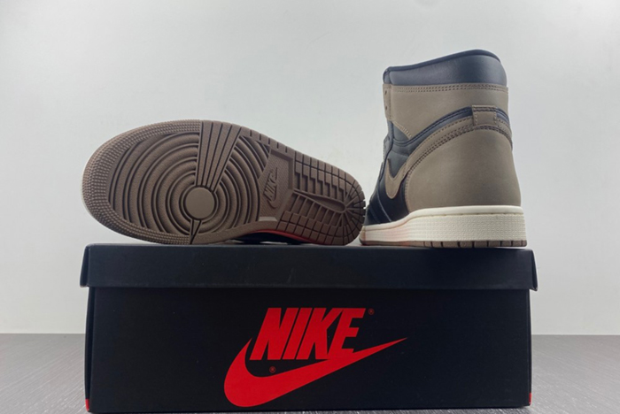 Air Jordan 1 High OG “Palomino” Travis Scott DZ5485-020
