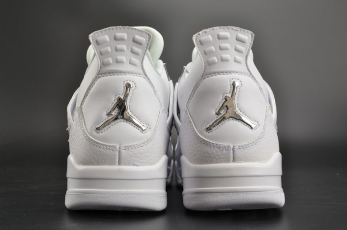 Air Jordan 4 Retro