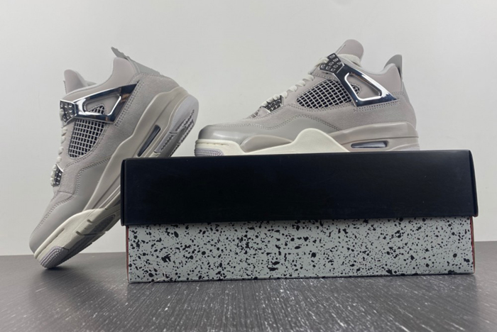 Air Jordan 4 WMNS “Frozen Moments” AQ9129-001