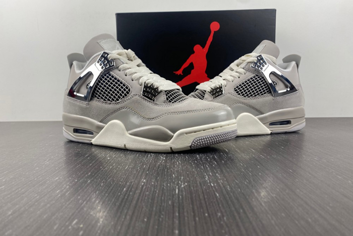 Air Jordan 4 WMNS “Frozen Moments” AQ9129-001