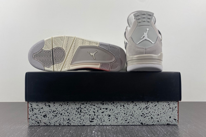 Air Jordan 4 WMNS “Frozen Moments” AQ9129-001