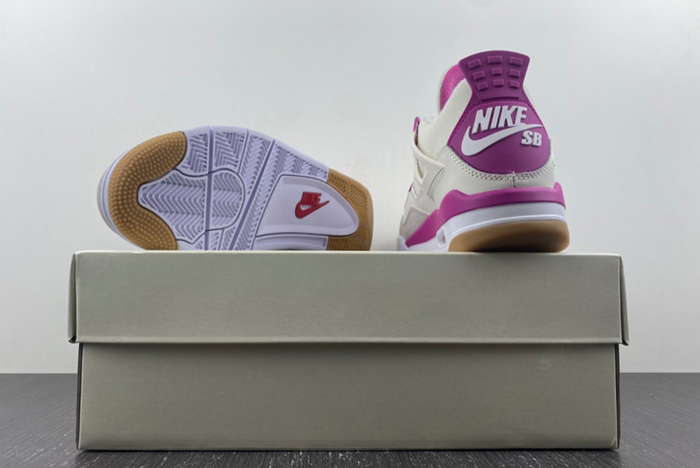 Air Jordan 4 DR5415-106