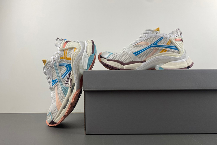 Balenciaga 772774-W3RNY-0326