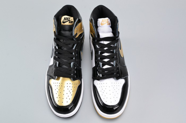 Air Jordan 1 Retro High OG NRG ComplexCon 861428-001