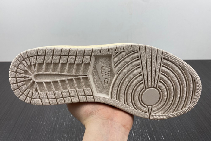 Travis Scott x Air Jordan 1 Low DM7866 102