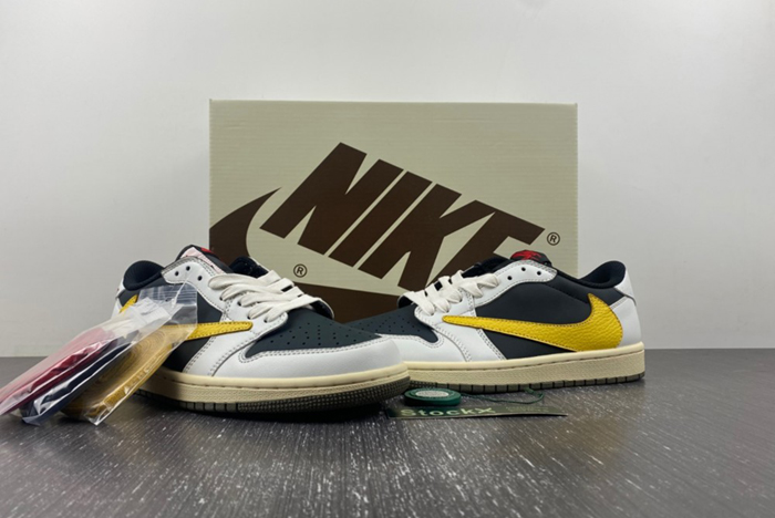Travis Scott x Air Jordan 1 Low