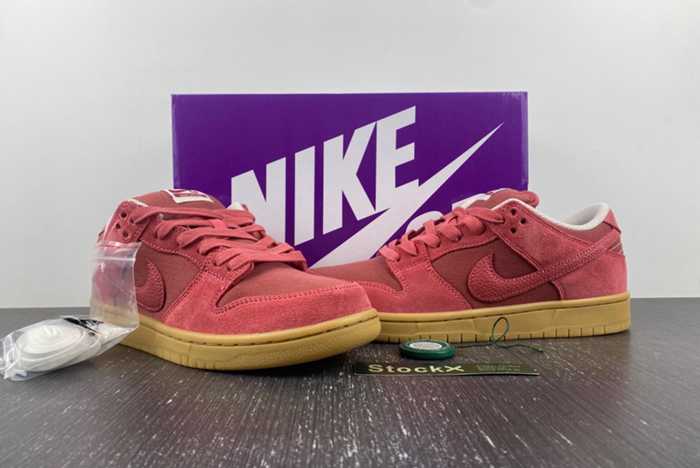 NIKE SB DUNK LOW