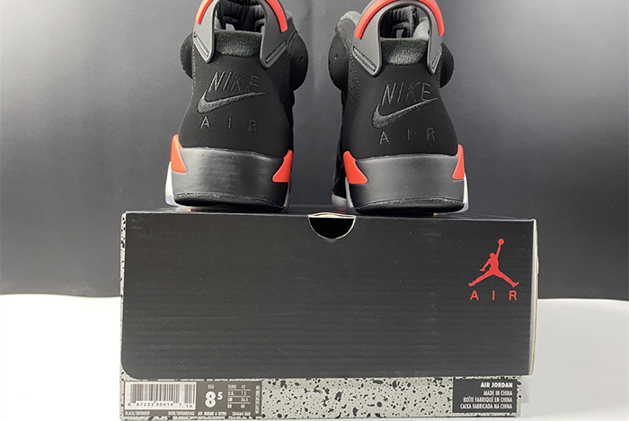 AIR JORDAN 6 RETRO