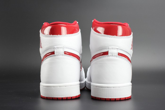 AIR JORDAN 1 RETRO HIGH OG “METALLIC RED” mens 555088-103