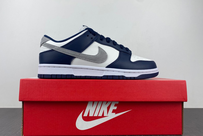 Nike Dunk Low “Midnight Navy”   FD9749-400