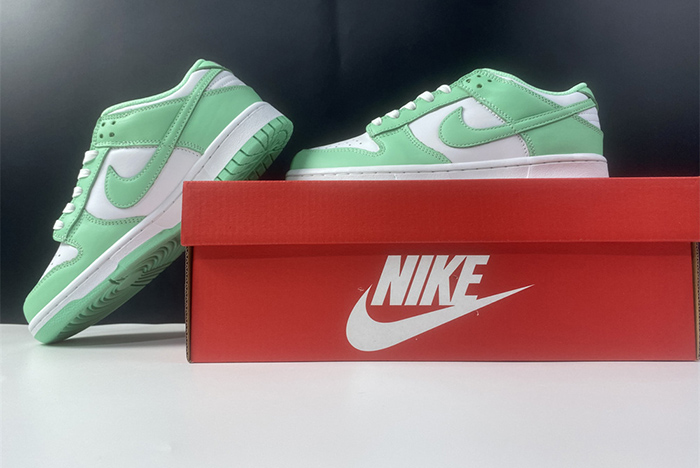 Nike Dunk Low WMNS Green Glow DD1503-105