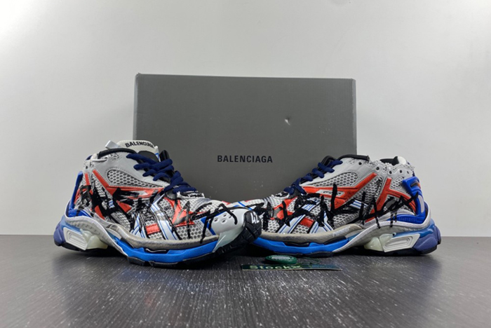 7.0 Balenciaga 677403-W3RB6-1264