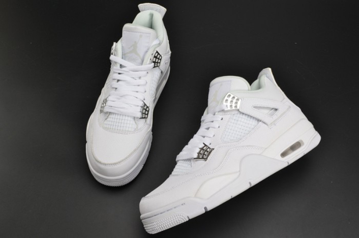 Air Jordan 4 Retro