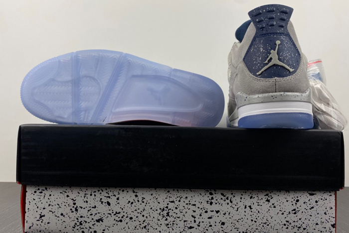 Air Jordan 4 Retro