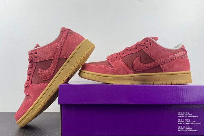 NIKE SB DUNK LOW